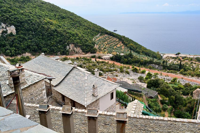 Монастырь Святого Павла, Афон (Ἀθως) (Айон-Орос (Άγιον Όρος), Греция). дополнительная информация, Вид на оливковый сад из монастыря