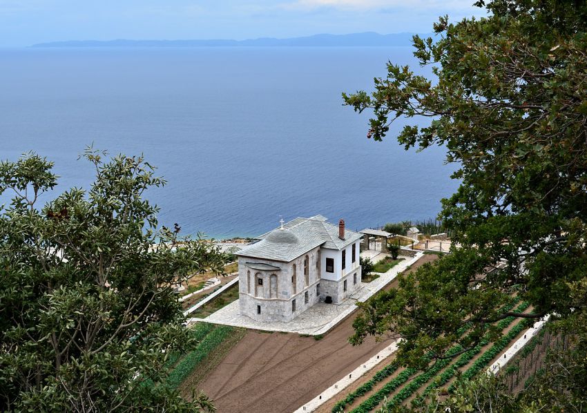 Монастырь Святого Павла, Афон (Ἀθως) (Айон-Орос (Άγιον Όρος), Греция). дополнительная информация, Келья недалеко от монастыря