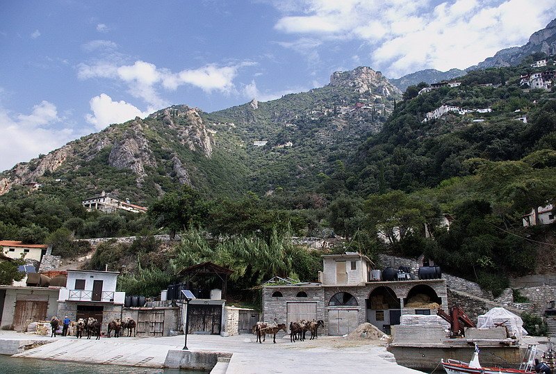 Скит Святой Праведной Анны, Афон (Ἀθως) (Айон-Орос (Άγιον Όρος), Греция). дополнительная информация, Пристань скит