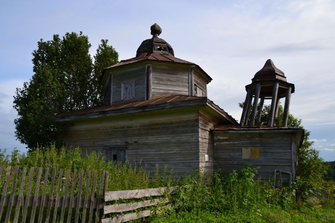 Часовня Воздвижения Креста Господня, Пуминовская (Коношский район, Архангельская область). фасады