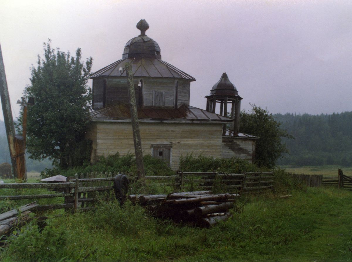 фасады. Часовня Воздвижения Креста Господня, Пуминовская (Коношский район, Архангельская область)