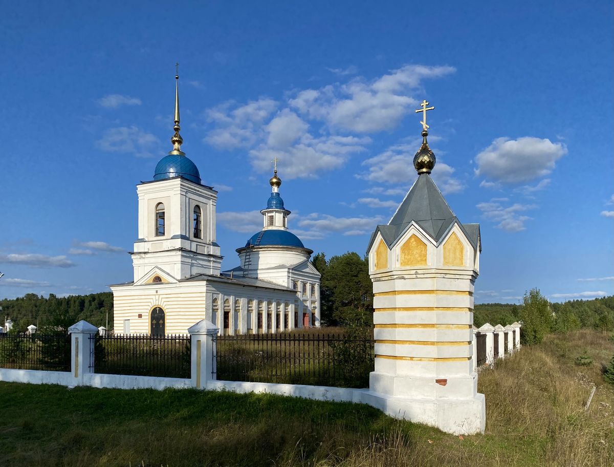 Вид с юго-запада, фасады. Церковь Преображения Господня, Папинская (Коношский район, Архангельская область)