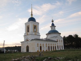 Папинская. Церковь Преображения Господня