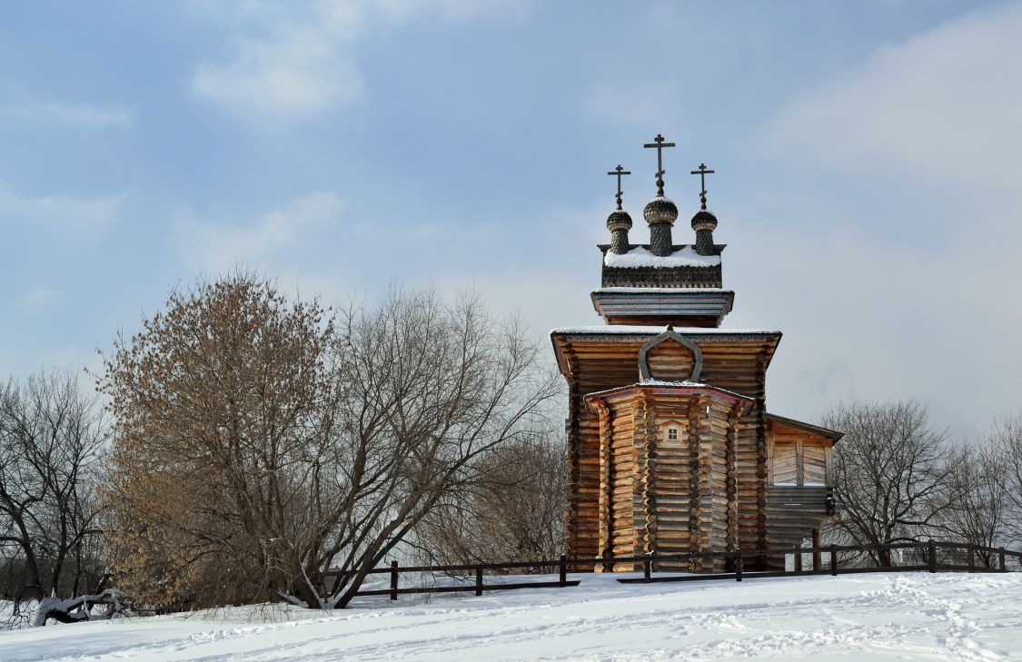 Нагатинский затон. Музей деревянного зодчества в Коломенском. Церковь Георгия Победоносца из Рождественского (Среднего на Ёрге) погоста. фасады, Вид на алтарную часть (вид с востока).