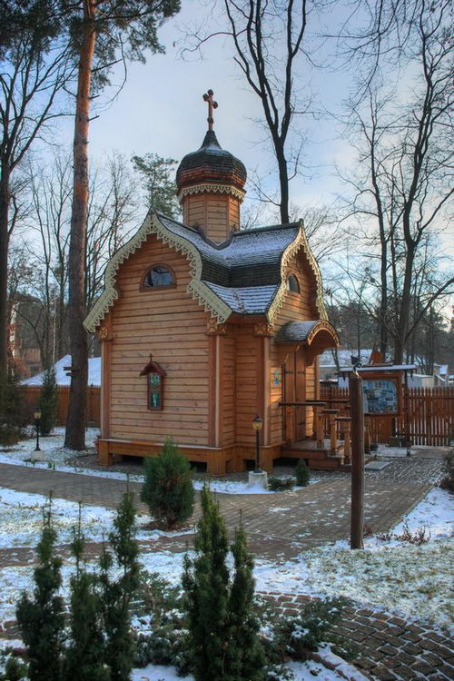 Церковь Сорока мучеников Севастийских, Святошино (Святошинский район, Украина, г. Киев). дополнительная информация, часовня Святителя Николая (2004)