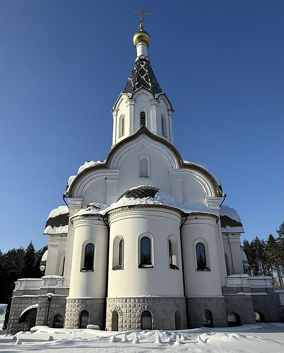 Вид с востока, фасады. Церковь Воскресения Христова, Катынь (Смоленский район, Смоленская область)