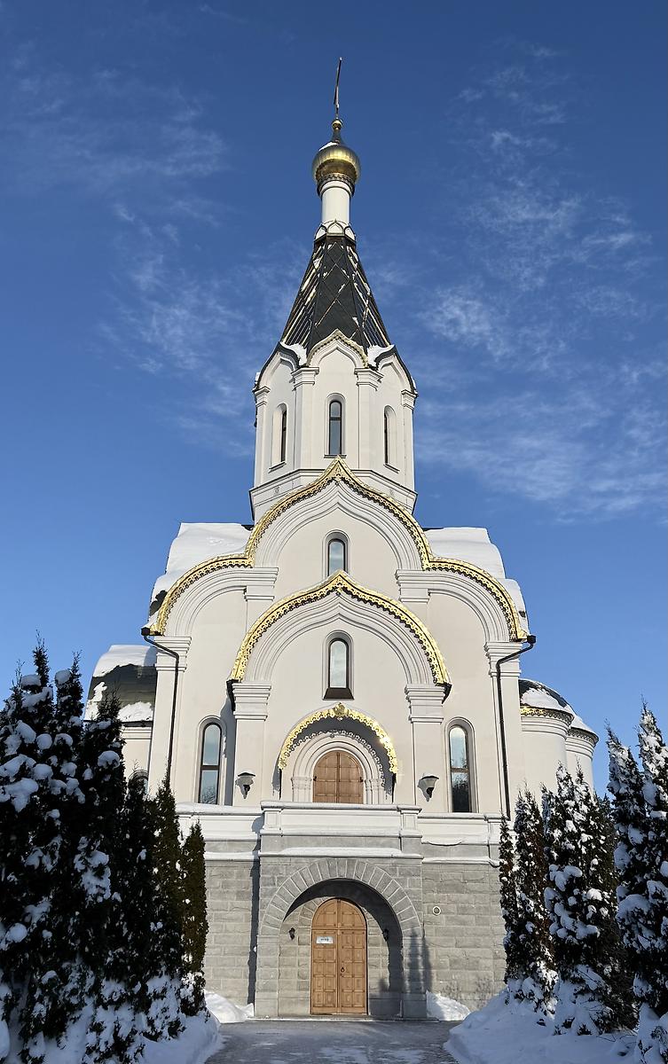 Вид с юга, фасады. Церковь Воскресения Христова, Катынь (Смоленский район, Смоленская область)