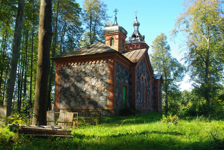 Церковь Георгия Победоносца, Янюциемс (Фабианово) (Аугшдаугавский край, Латвия). общий вид в ландшафте