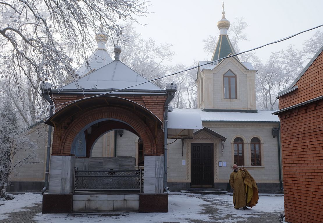 Церковь Илии Пророка, Владикавказ (Владикавказ, город, Республика Северная Осетия-Алания). фасады, Часовня местночтимой старицы Анастасии возле храма