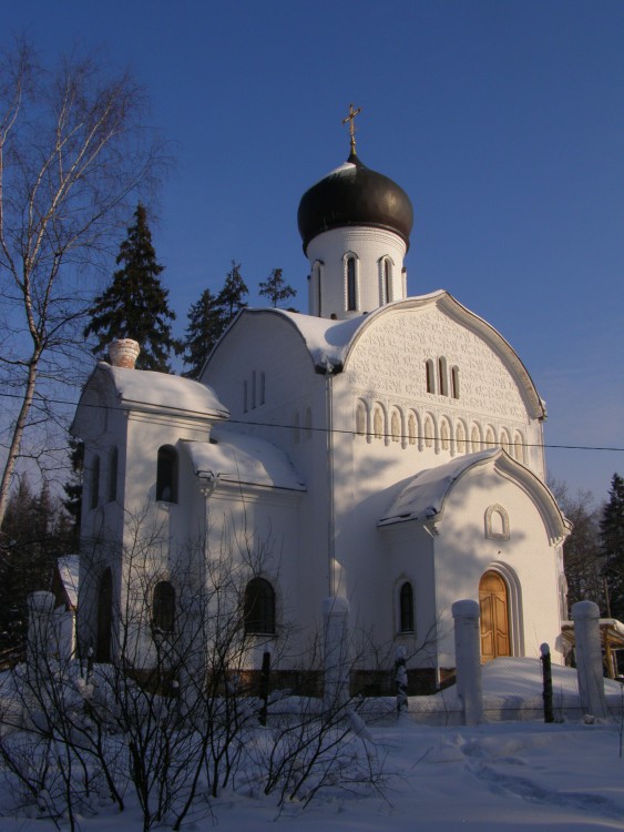 Церковь Всех Святых, в земле Российской просиявших, Софрино, посёлок (Пушкинский район и гг. Ивантеевка, Королёв, Московская область). фасады