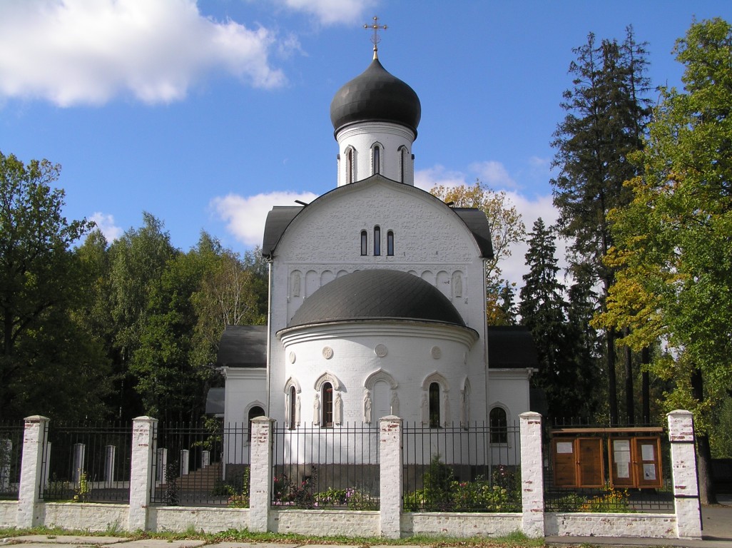 Церковь Всех Святых, в земле Российской просиявших, Софрино, посёлок (Пушкинский район и гг. Ивантеевка, Королёв, Московская область). фасады