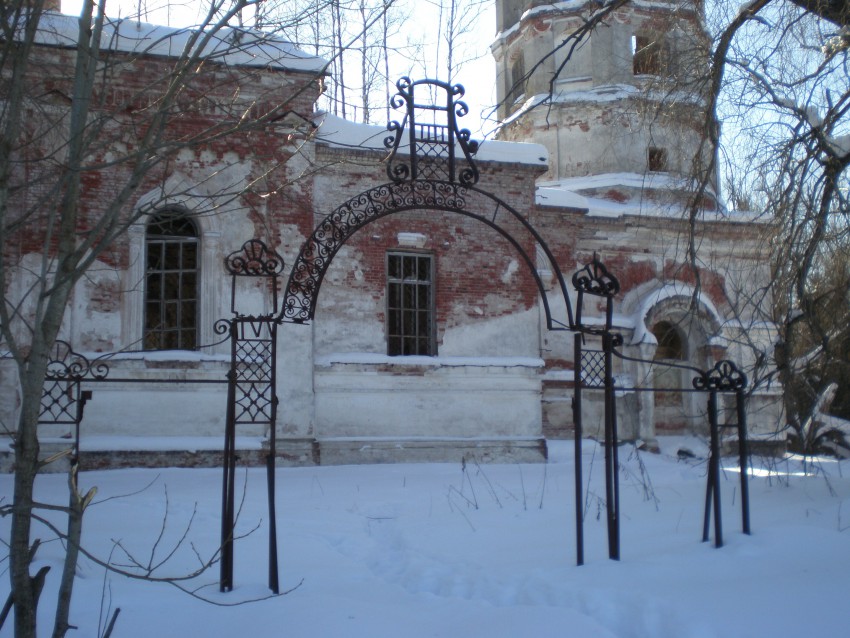 Церковь Параскевы Пятницы, Домкино, урочище (Фировский район, Тверская область). архитектурные детали