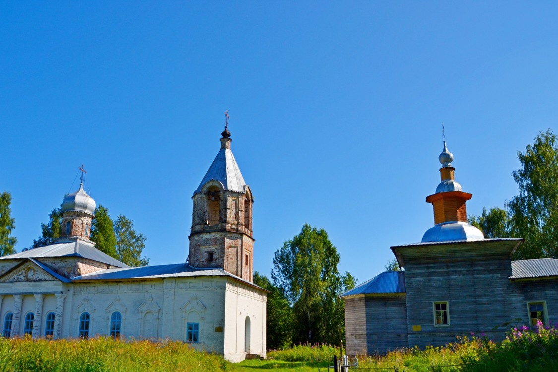 Храмовый комплекс. Церкви Николая Чудотворца (старая) и Николая Чудотворца (новая), Шёломя (Красноборский район, Архангельская область). фасады