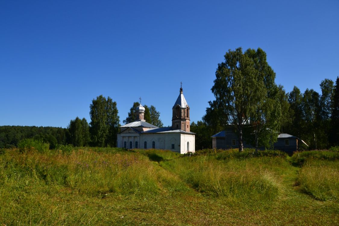 Храмовый комплекс. Церкви Николая Чудотворца (старая) и Николая Чудотворца (новая), Шёломя (Красноборский район, Архангельская область). фасады