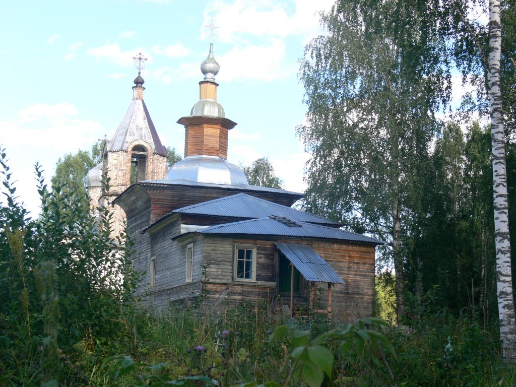 Храмовый комплекс. Церкви Николая Чудотворца (старая) и Николая Чудотворца (новая), Шёломя (Красноборский район, Архангельская область). фасады