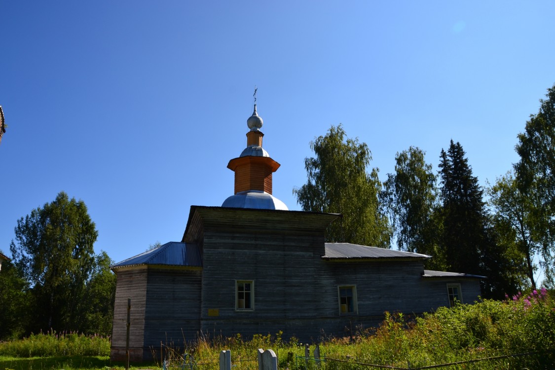 Шёломя. Церковь Николая Чудотворца (деревянная). фасады