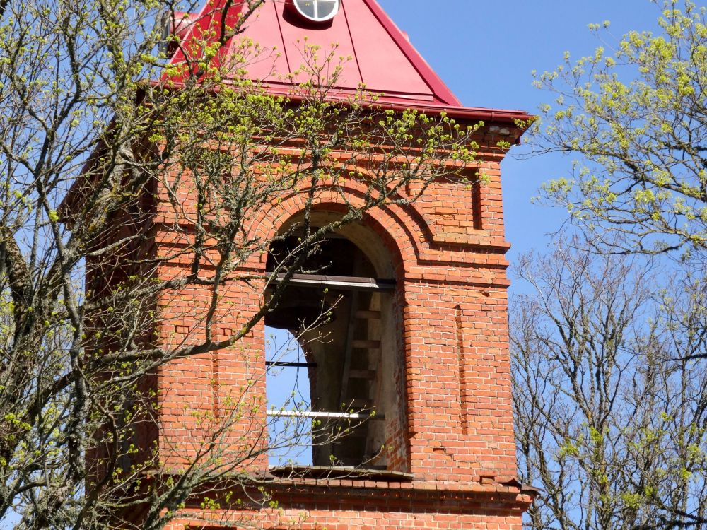 Церковь Арсения Великого, Кульциемс (Талсинский край, Латвия). архитектурные детали, Церковь в стадии реставрации.