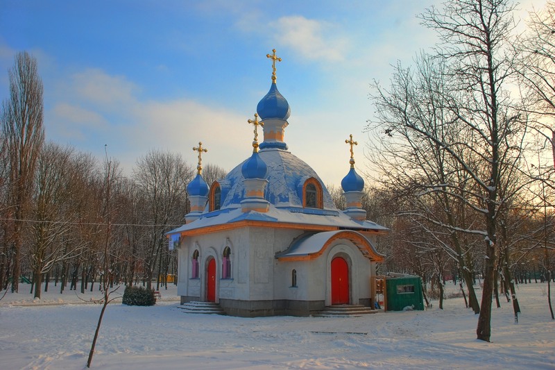 Киев. Церковь Спиридона Тримифунтского. фасады