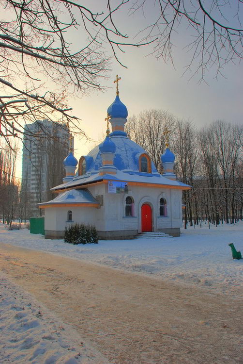 Киев. Церковь Спиридона Тримифунтского. фасады