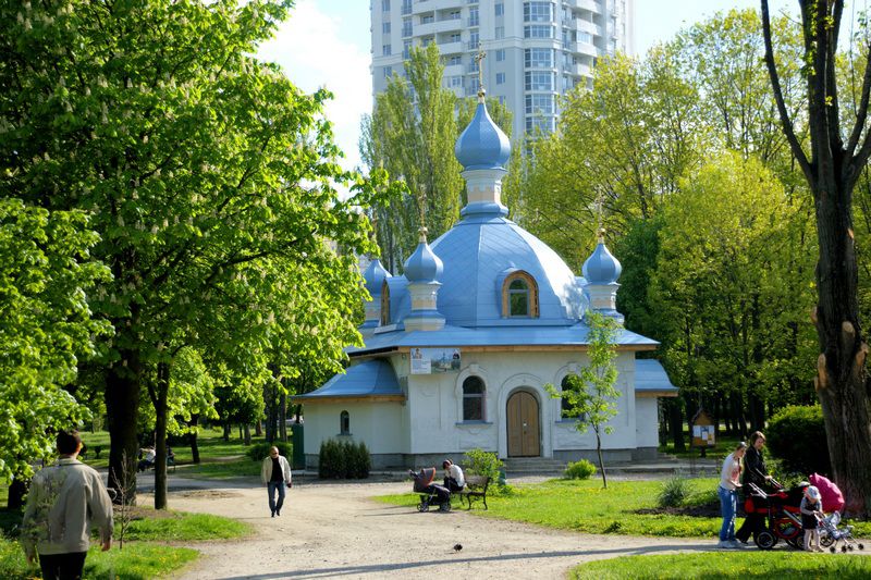 Киев. Церковь Спиридона Тримифунтского. фасады
