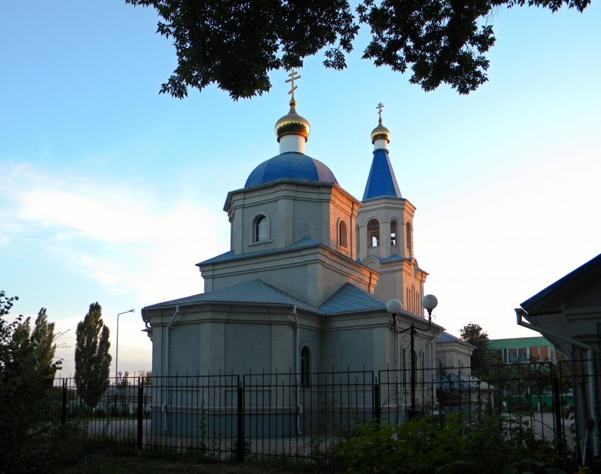 Моленная Покрова Пресвятой Богородицы, Белгород (Белгород, город, Белгородская область). общий вид в ландшафте