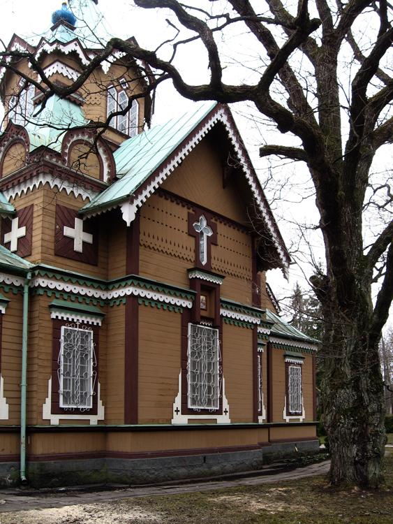 Церковь Петра и Павла, Юрмала (Юрмала, город, Латвия). фасады, Фрагмент северного фасада (трансепт)