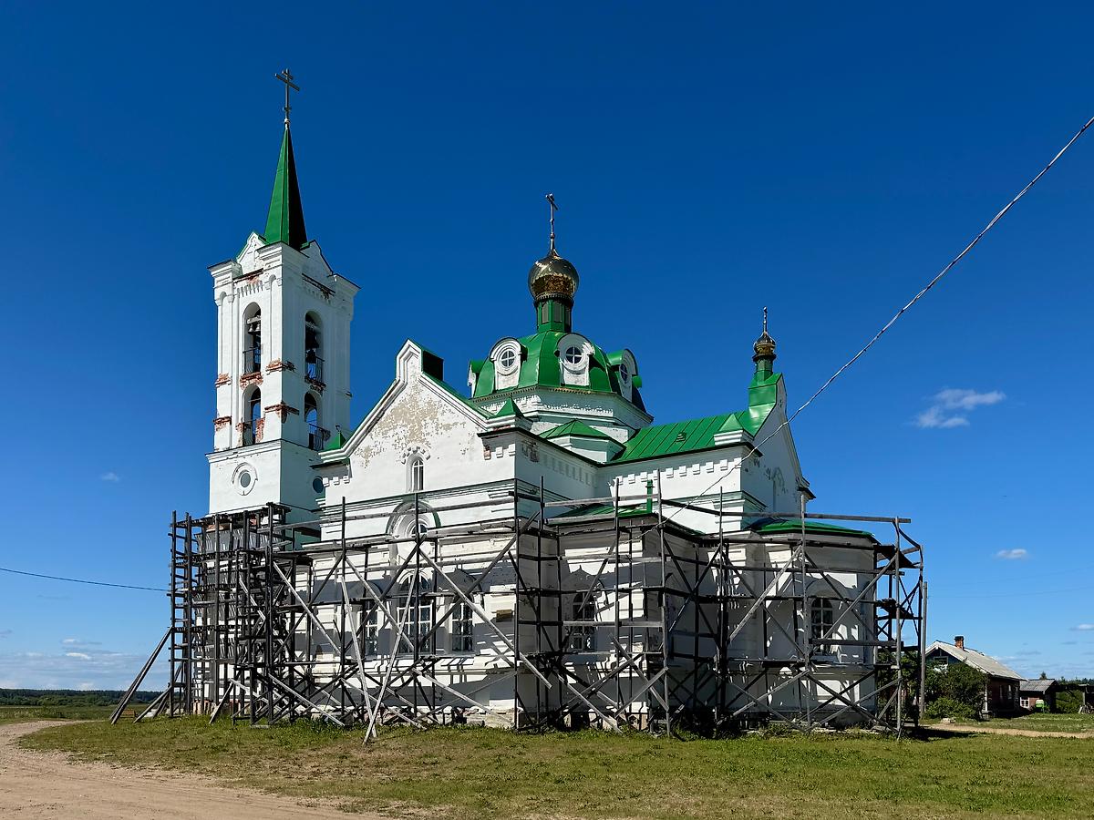 Вид с юго-востока, документальные фотографии. Церковь Николая Чудотворца (новая), Сура (Пинежский район, Архангельская область)