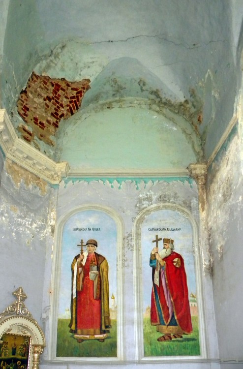 Церковь Успения Пресвятой Богородицы, Большая Халань (Корочанский район, Белгородская область). интерьер и убранство
