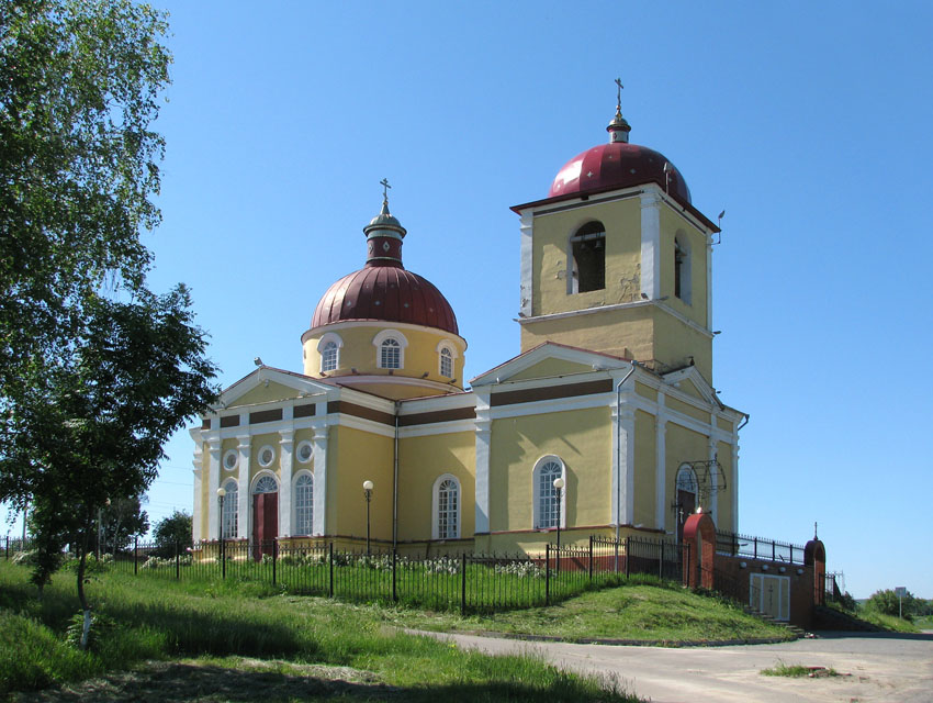 Церковь Казанской иконы Божией Матери, Плоское (Корочанский район, Белгородская область). общий вид в ландшафте