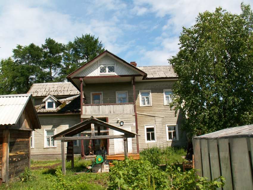 Сурский Иоанно-Богословский женский монастырь, Сура (Пинежский район, Архангельская область). дополнительная информация, монастырский дом и хозяйство