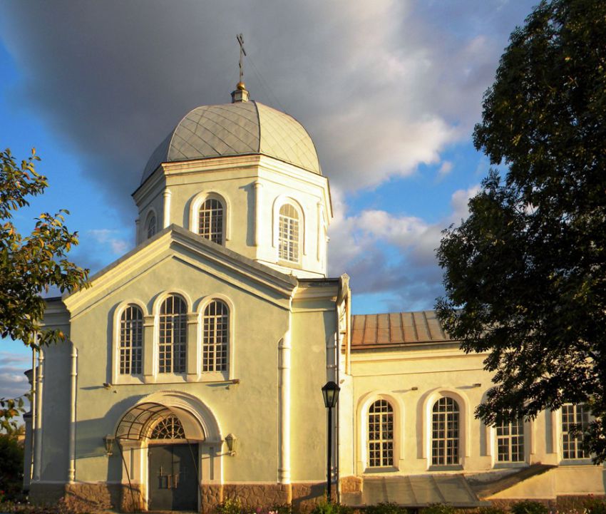Церковь Митрофана Воронежского, Бирюч (Красногвардейский район, Белгородская область). фасады