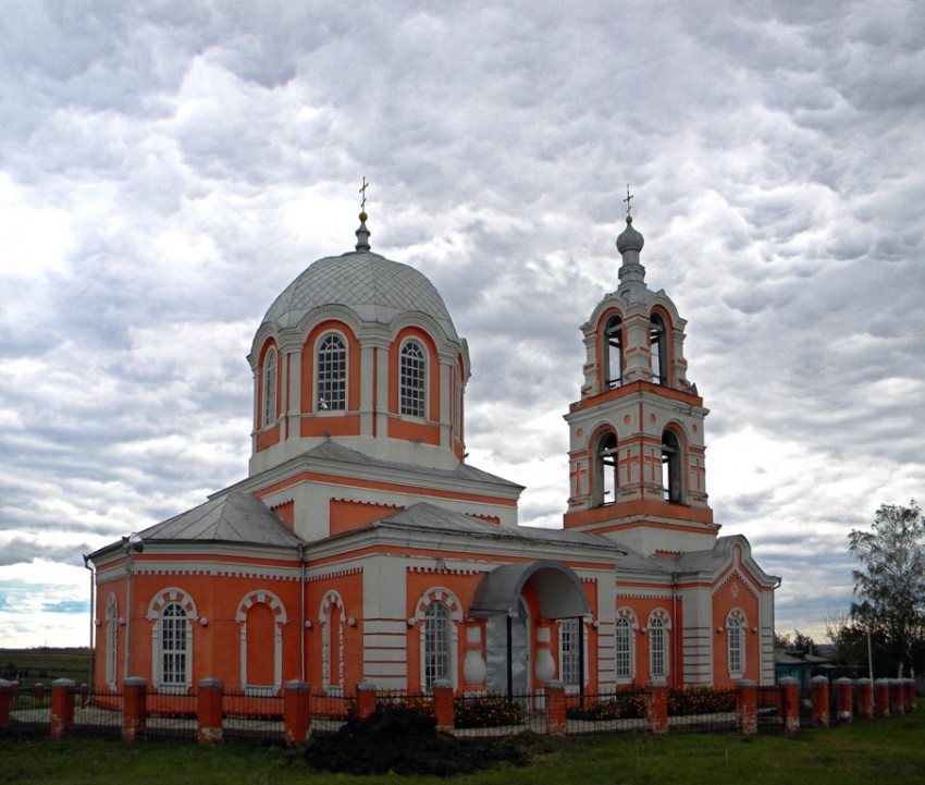 Раздорное. Церковь Димитрия Солунского. общий вид в ландшафте
