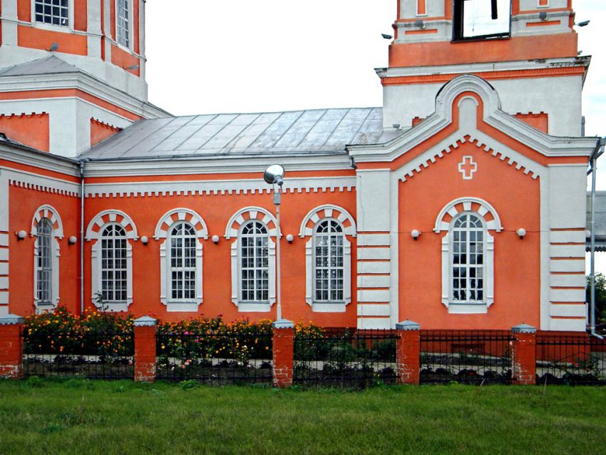 Церковь Димитрия Солунского, Раздорное (Красногвардейский район, Белгородская область). фасады