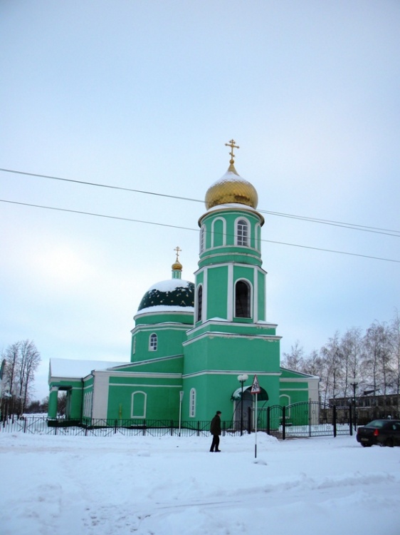 Большебыково. Церковь Троицы Живоначальной. общий вид в ландшафте