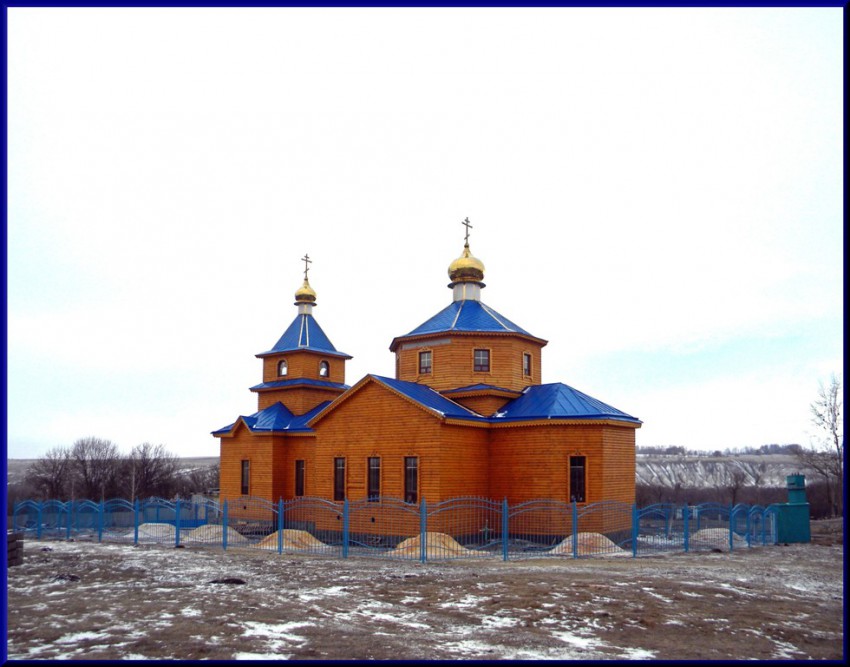 Соколовка. Церковь Успения Пресвятой Богородицы. общий вид в ландшафте