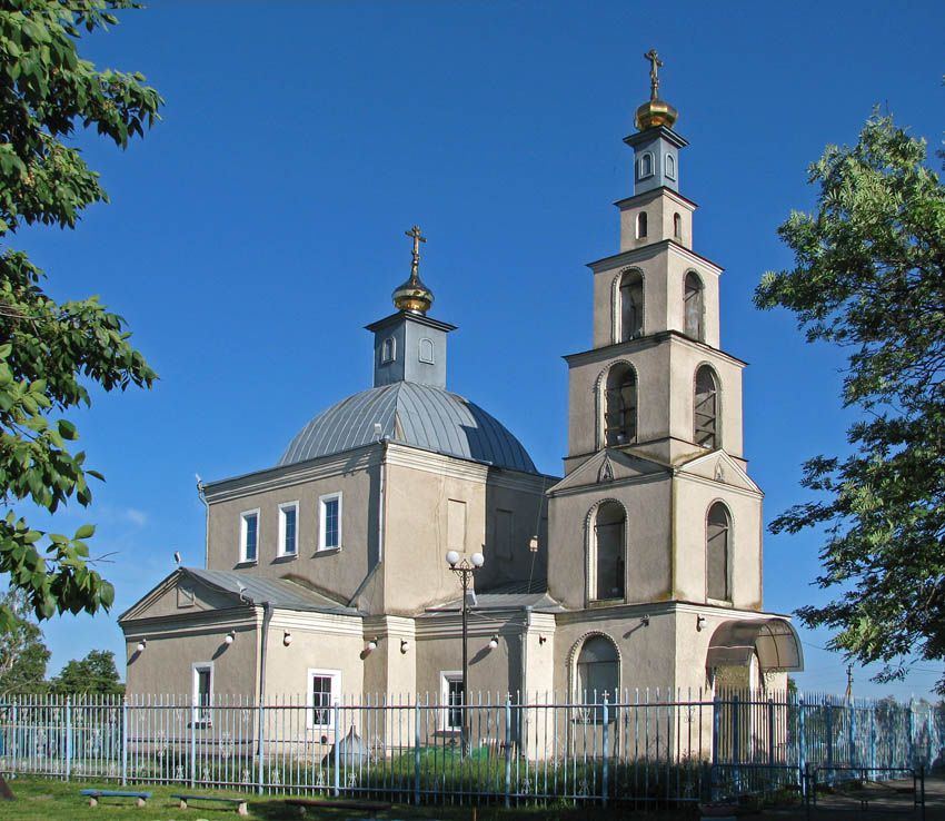 Яблоново. Церковь Димитрия Солунского. общий вид в ландшафте