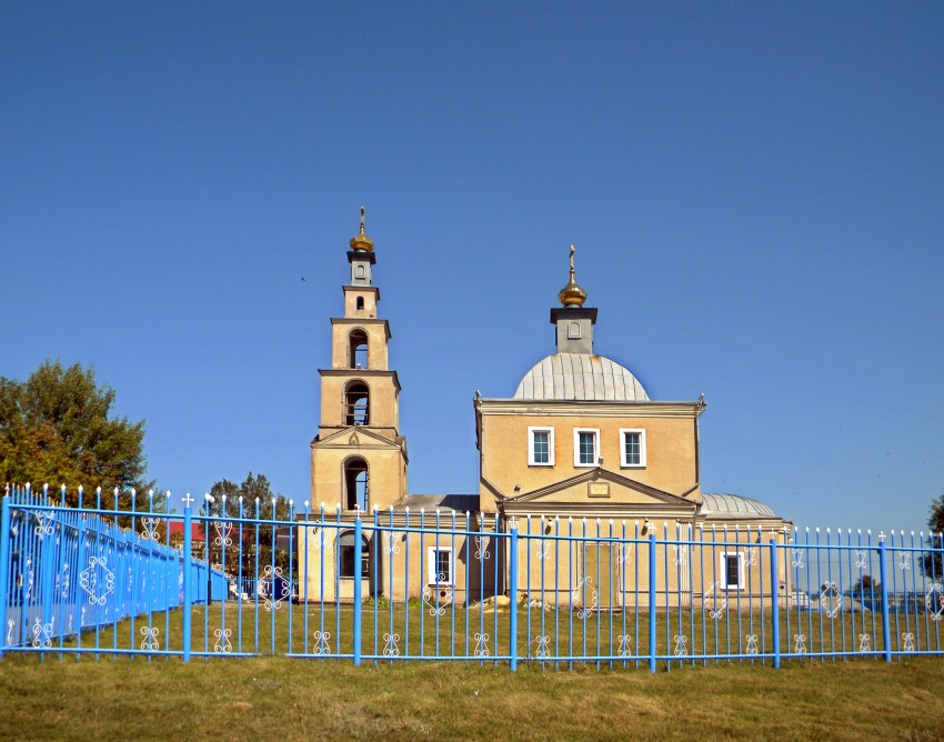 Церковь Димитрия Солунского, Яблоново (Корочанский район, Белгородская область). общий вид в ландшафте