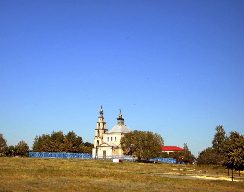 Церковь Димитрия Солунского, Яблоново (Корочанский район, Белгородская область). общий вид в ландшафте