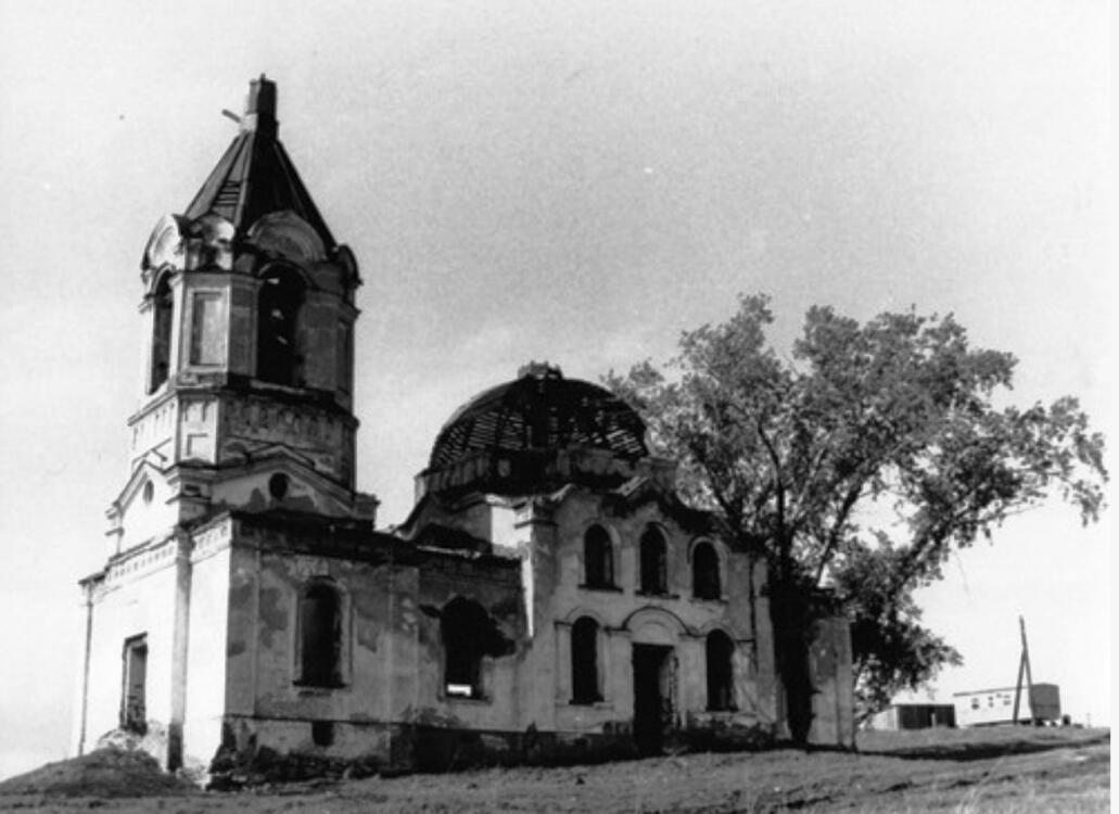 Комарово. Церковь Рождества Пресвятой Богородицы. фасады, 1990г