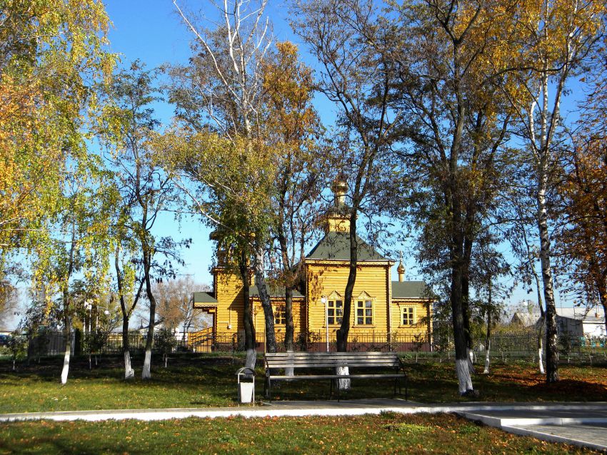 Плота. Церковь Димитрия Солунского. общий вид в ландшафте