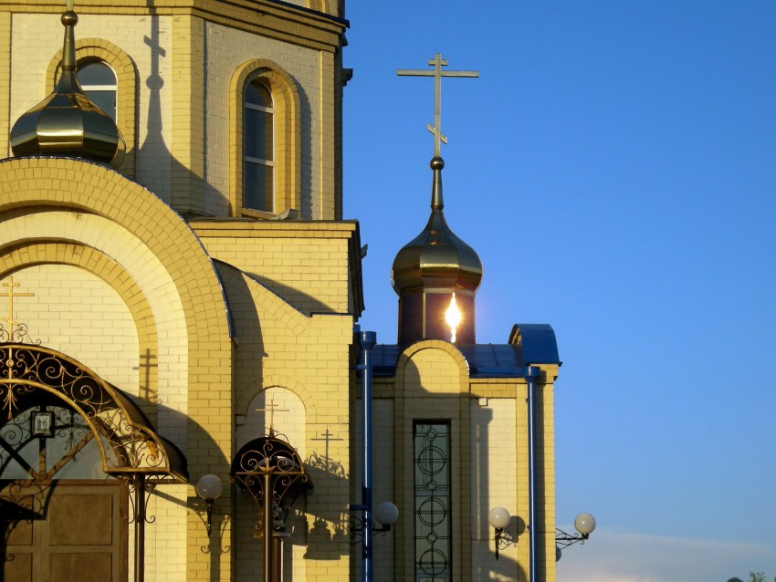 Малые Маячки. Церковь Кирилла и Мефодия. фасады