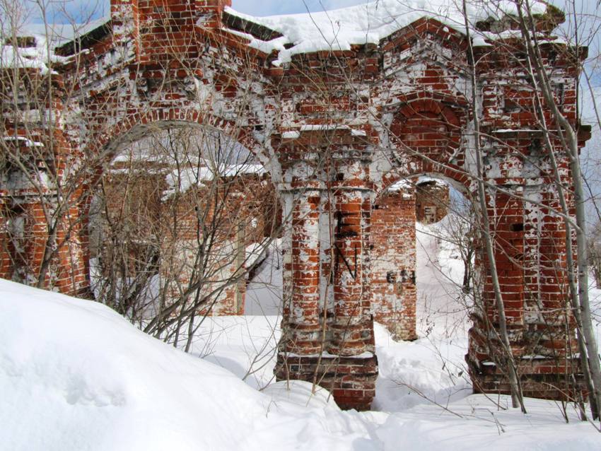 Церковь Троицы Живоначальной, Лёнва (Березники, город, Пермский край). архитектурные детали, ворота (фрагмент)