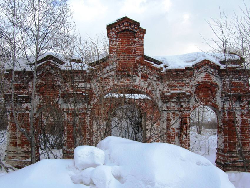 Церковь Троицы Живоначальной, Лёнва (Березники, город, Пермский край). фасады, ворота, вид с запада