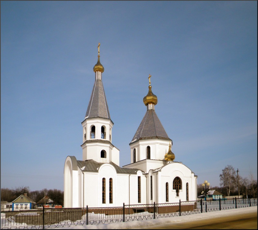 Колотиловка. Церковь Михаила Архангела. общий вид в ландшафте