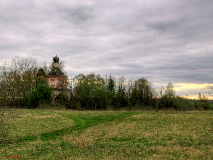 Церковь Троицы Живоначальной, Увицы, погост (Осташковский городской округ, Тверская область). общий вид в ландшафте