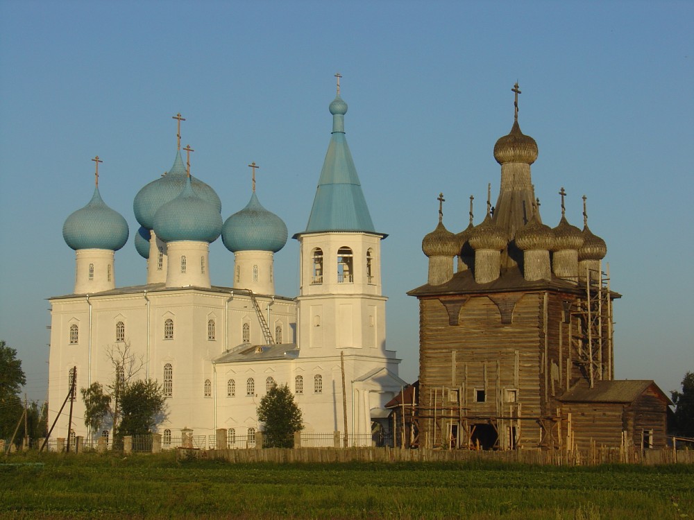 Рикасово (Заостровье). Храмовый комплекс. Церкви Сретения Господня и Покрова Пресвятой Богородицы. фасады, 2007