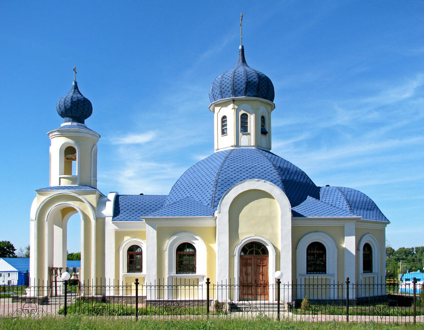 Голубино. Церковь Михаила Архангела. общий вид в ландшафте