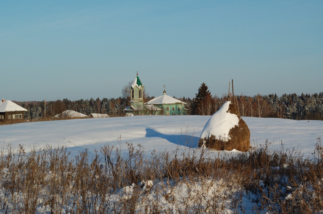 Церковь Николая Чудотворца, Телес (Уинский район, Пермский край). общий вид в ландшафте