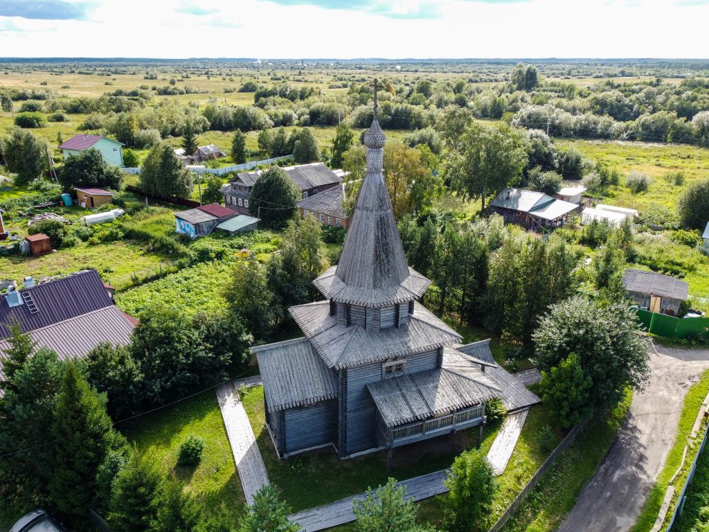 Церковь Георгия Победоносца, Большое Тойнокурье (Приморский район, Архангельская область). общий вид в ландшафте
