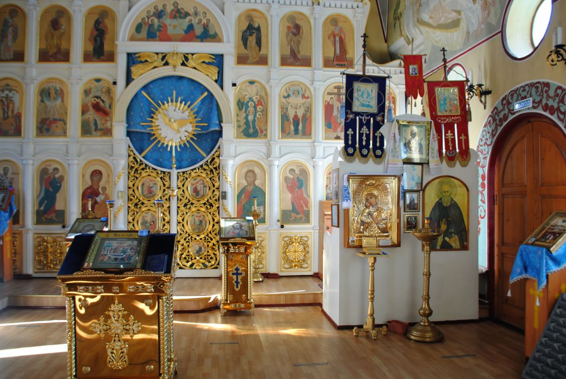 Церковь Успения Пресвятой Богородицы, Мундыбаш (Таштагольский район, Кемеровская область). интерьер и убранство, Внутренние убранство храма